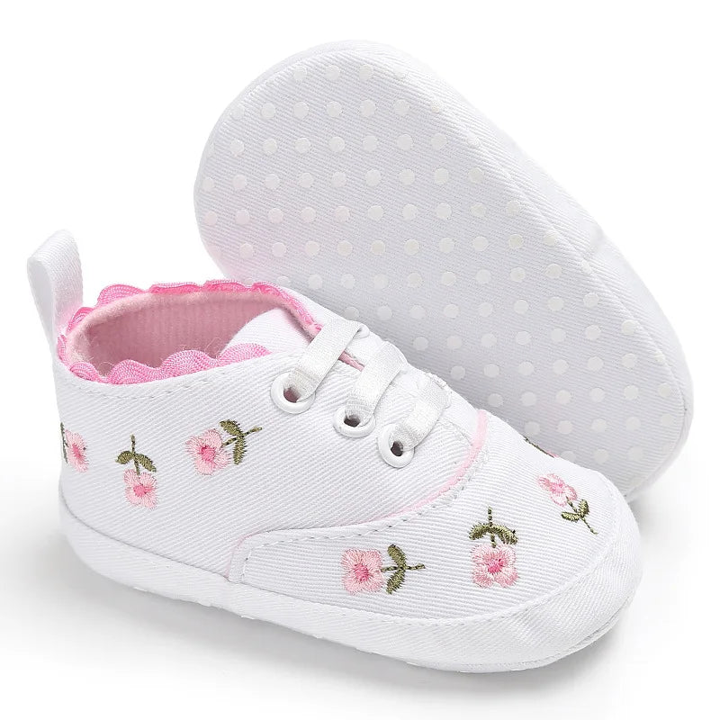 Sapatinho Bebê Menina Floral – Elegante, Leve e Confortável
