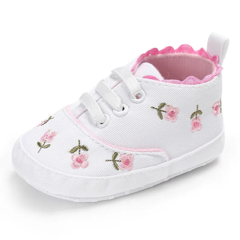 Sapatinho Bebê Menina Floral – Elegante, Leve e Confortável