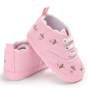Sapatinho Bebê Menina Floral – Elegante, Leve e Confortável